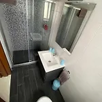 Sunshine - Modern Three Bedroom - No 1 아파트 멜리에하