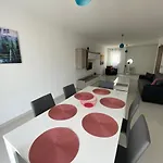 아파트 Sunshine - Modern Three Bedroom - No 1 *