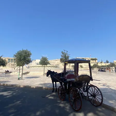 Sunshine - Modern Three Bedroom - No 1 Apartment Mellieha
