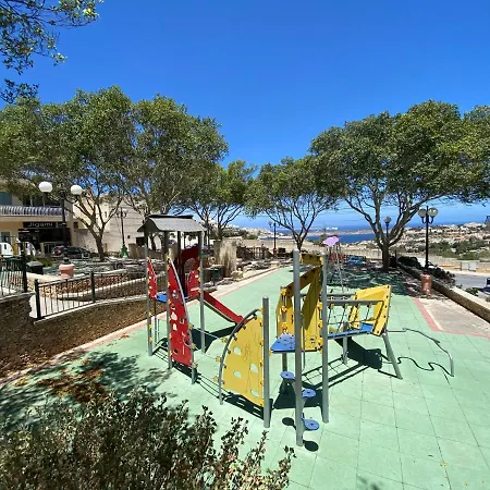 Sunshine - Modern Three Bedroom - No 1 Lägenhet